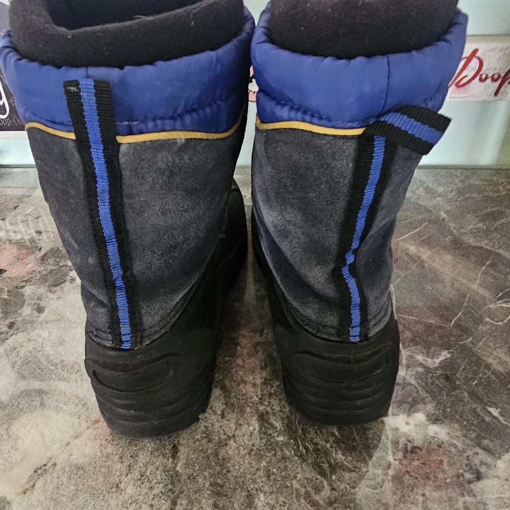 Sporto Blue and Black Insulated Winter Snow Boots Size 6